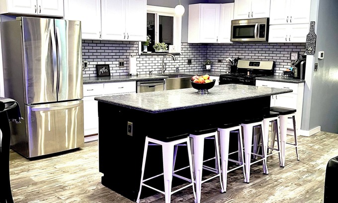Wasilla House | Family-Friendly Retreat: Centrally Located & Guest Rated 9.8