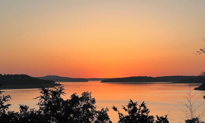 Lakeview House | Relaxing Lake House Retreat with Views of Bull Shoals Lake