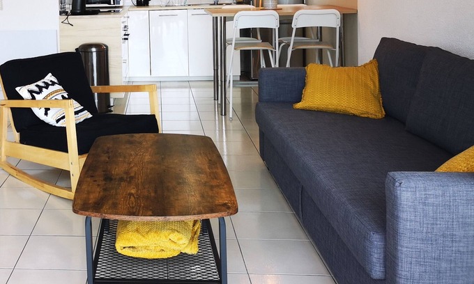 Villenave-d'Ornon Apartment | Modern T2 with Ocean View, Spa & Free Parking - 10/10 Rated