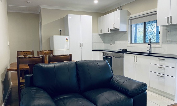 Woodridge House | Budget-Friendly Private House in Logan - Family Ready Stay