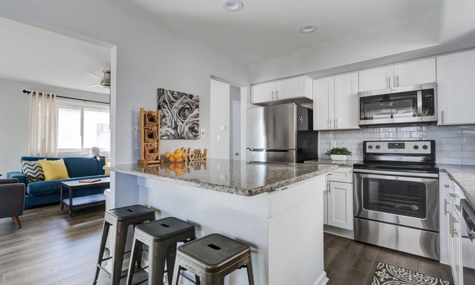 Townsend's Inlet House | Renovated Beach Block Retreat with Ocean Views & Kitchen