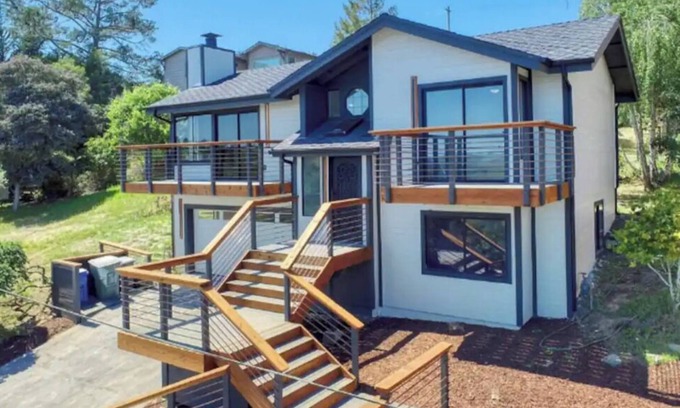 Lodge Hill House | Scenic Mountain Retreat with Spa and Ocean Views