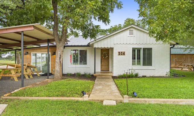 Johnson City House | Vintage Home Near Town Center with Hot Tub & Pet-Friendly Perks