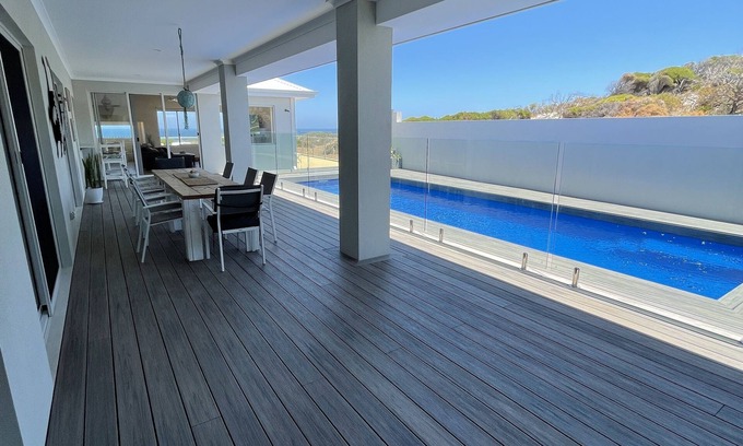 Dongara Apartment | Cozy 1 Bedroom Oceanfront Accommodation with Pool Access
