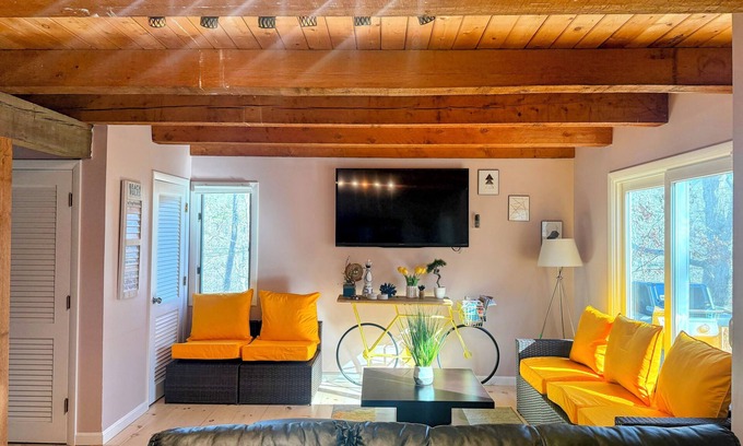 Wellfleet House | Perfect 4BR Retreat with Pool and Ocean View in Great Location