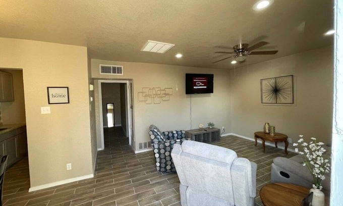 Biggs Field Apartment | Modern Apartment in Northeast with Hot Tub & Pet-Friendly