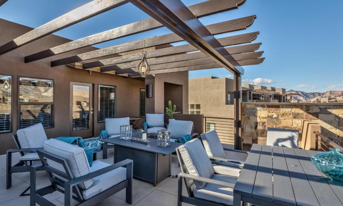 St. George Villa | Experience Fun at The Ledges: 4-Star Family Getaway