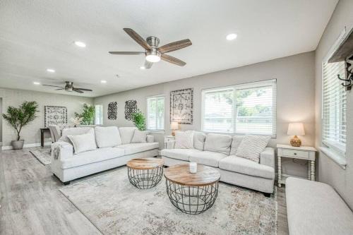 Raisin Apartment | Ideal Family Retreat in Fresno with Pet-Friendly Amenities