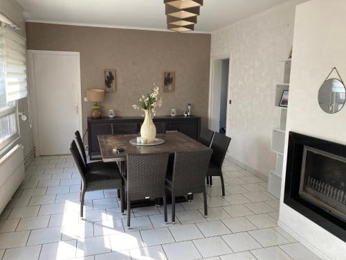 Dunkerque Centre Apartment | Discover Fun d'été: Pet and Child-Friendly Retreat