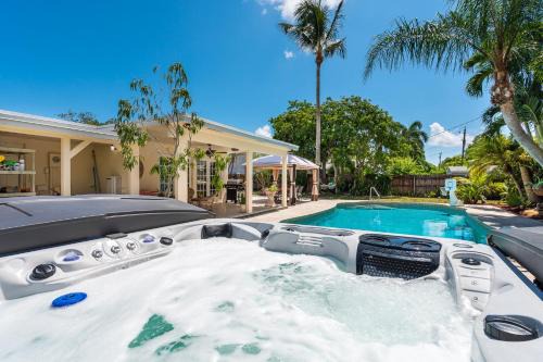 Lake Clarke Shores Villa | Exciting Family Getaway with Pool and Oceanfront Views
