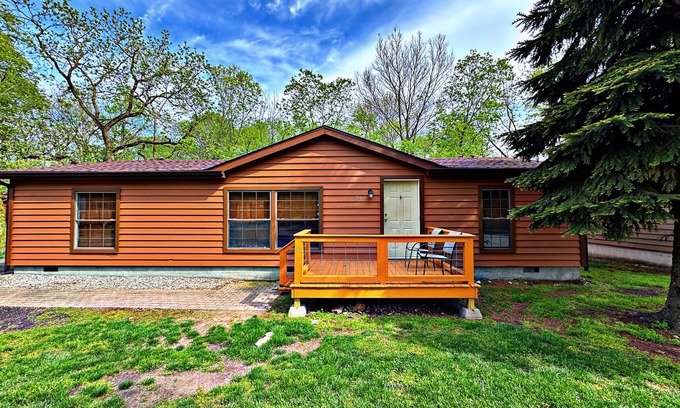 Put-in-Bay House | Inviting Group Villa at Island Club with Pool - Sleeps 10