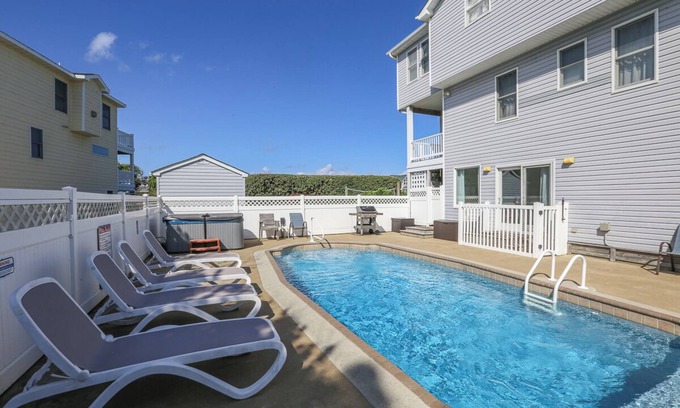 Carolina Dunes House | Experience Endless Fun at This Inviting OBX Retreat!