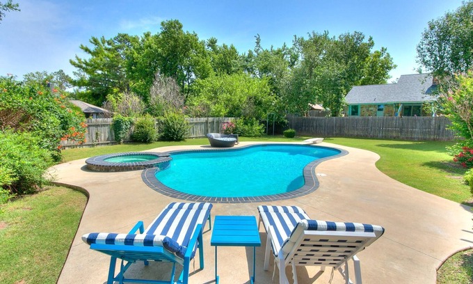 Norman House | Family-Friendly 4 Bed/4 Bath Oasis with Pool in Norman