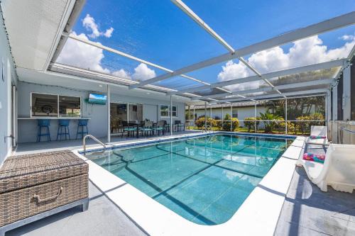Yacht Club House | Inviting Villa Sea Crest Cottage with Pool & Ocean Views