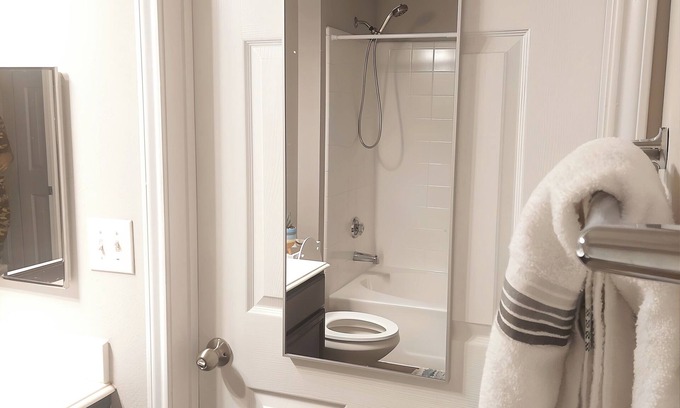 Dallas Apartment | Fun Roomy King bed + loft, Pool, DFW perfect location!