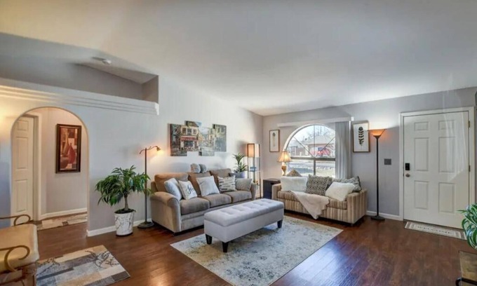 Prescott Valley Units House | Exciting Getaways Await with Spa & Breakfast Included!