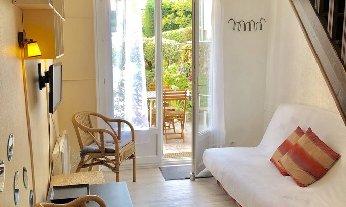 Biarritz Apartment | Modern Apartment Steps from the Beach with Ocean View