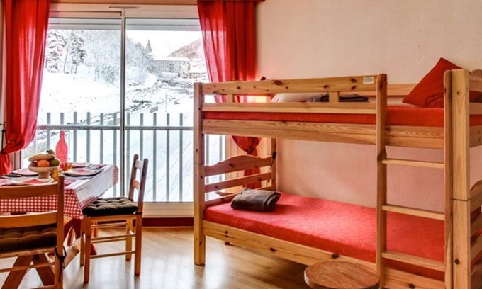 Bareges Apartment | Cozy Studio Barèges for 4 with Spa and Kitchen Amenities