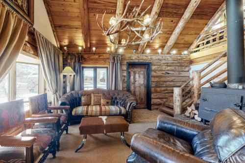 South Fork House | Cozy Fundir Cabin: Perfect for Pets and Families