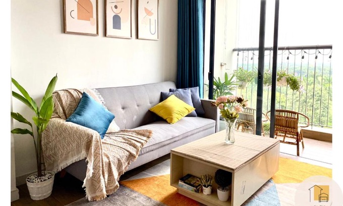 Van Giang Apartment | Family Fun Awaits at Ecopark Homestay with Pool Access