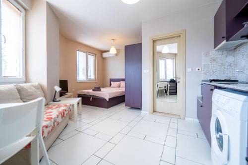 Studentski Grad Apartment | Vibrant Apartment in Studentski Grad - Family Friendly Stay