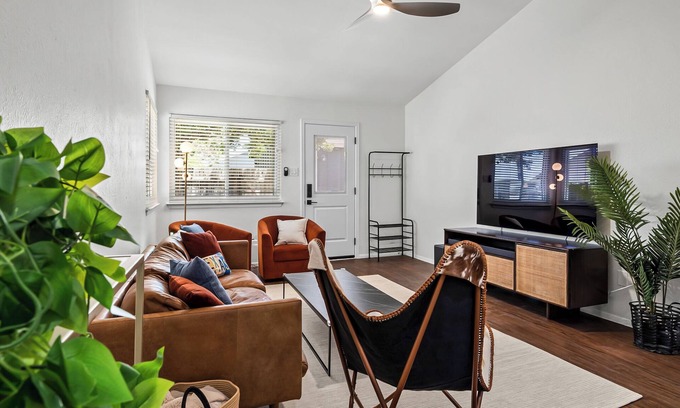Quail Hollow House | Unique Austin Retreat: 2-Bedroom Near Q2 and Domain