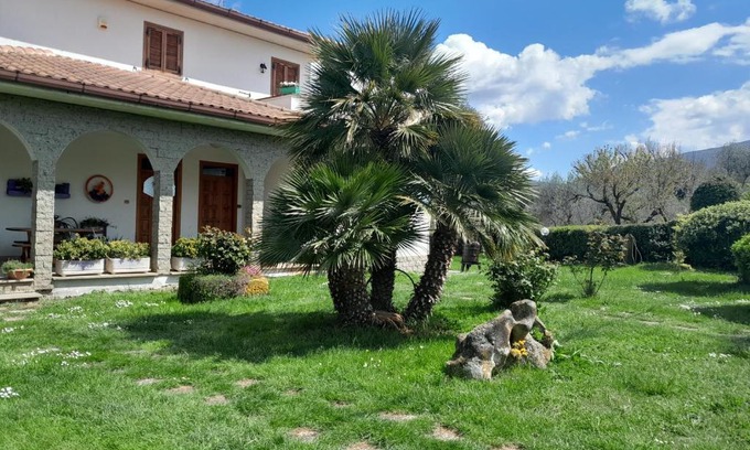 Vitorchiano Apartment | Discover Fuori dal Borgo: Family-Friendly with Hot Tub