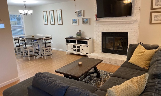 Fuquay-Varina House | Perfect Getaway in Fuquay-Varina: Family & Pet Friendly