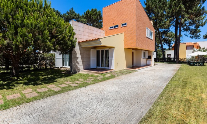 Furadouro Villa | Relaxing Retreat at Furadouro Pine Beach Villa with Spa