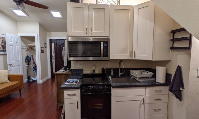 Placerville Apartment | Prime 1 Bedroom Getaway with Deck in Downtown Placerville