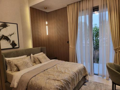 Mirdif Apartment | Cozy 1BR Retreat with Pool Access for Family Fun