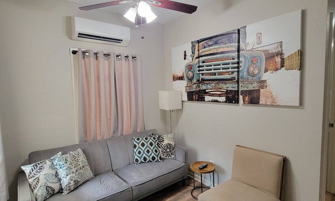 Beacon Hill Apartment | Guest Rated: 10/10 - Fully Equipped Kitchen & Free Parking