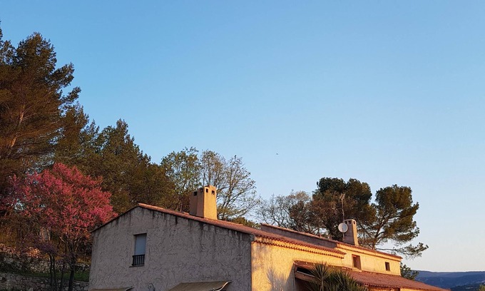 Draguignan Apartment | Cozy Studio with Pool and Pet-Friendly Amenities