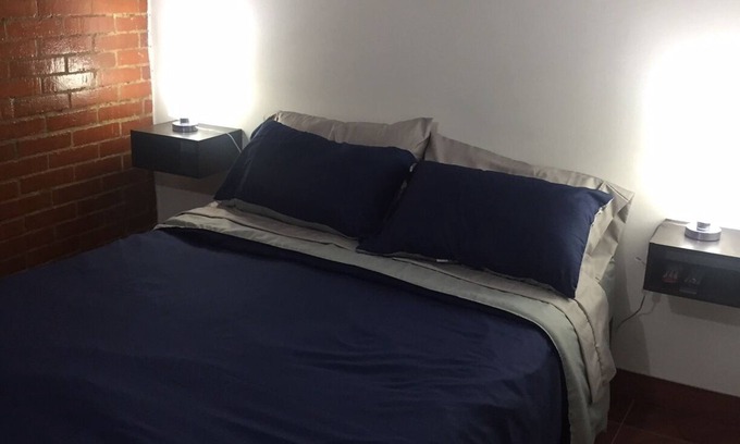 Kennedy Apartment | Cozy Apartment Near Tintal Library with Spa & Breakfast