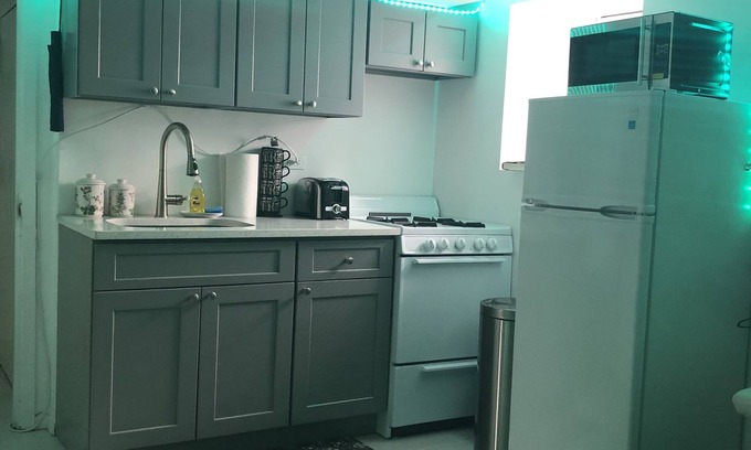 Throgs Neck Apartment | Cozy Bronx Apartment - Perfect for Families and Pets