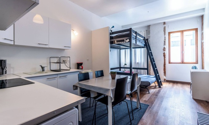3rd Arrondissement Apartment | Cozy Apartment in Lyon 3 for Enjoyable Family Stays