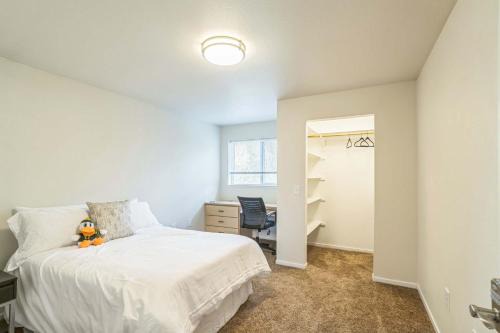 Harlow Apartment | Furnished Cozy Retreat Minutes from Autzen Stadium