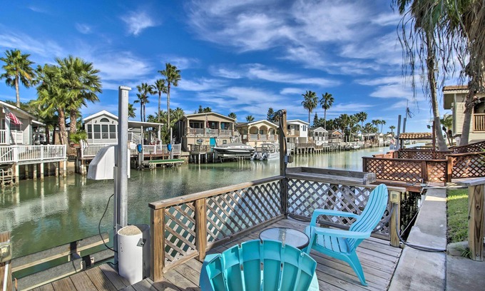 Port Isabel Cottage | Charming Waterfront Port Isabel Cottage with Deck & Pool