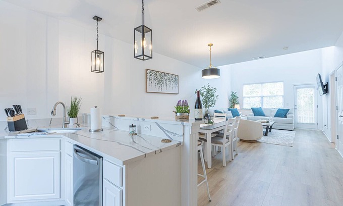 Johns Island House | Furnished Midterm Haven: Mins from Downtown CHS!
