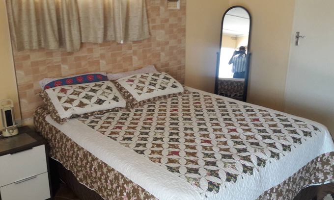 Lusaka Apartment | Exceptional Self-Catering Studio with Spa and Kitchen