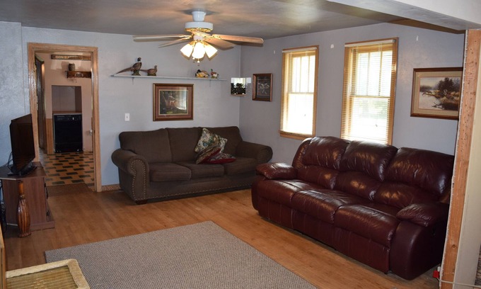 Ashley House | Family & Pet Friendly Extended Stay with Lake View Pool