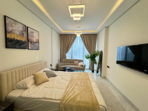 Motor City Apartment | Cozy Furnished Studio in Vibrant City Center