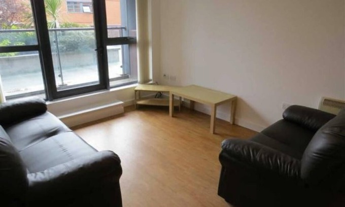 Salford Apartment | Stylish Holiday Home for Families in Manchester's Heart