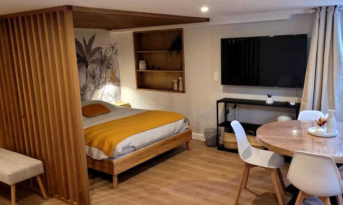 Kuttolsheim Apartment | Idyllic Retreat Near Strasbourg with Pool and Vineyard Views