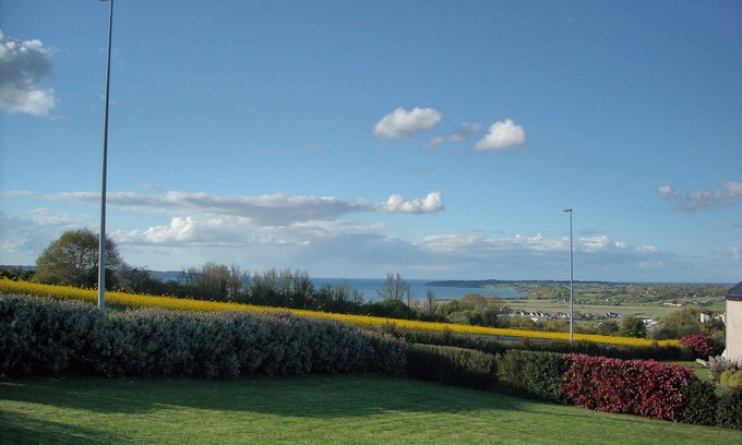 Yffiniac Apartment | Oceanfront Retreat with Unmatched Sea Views & Spa Access