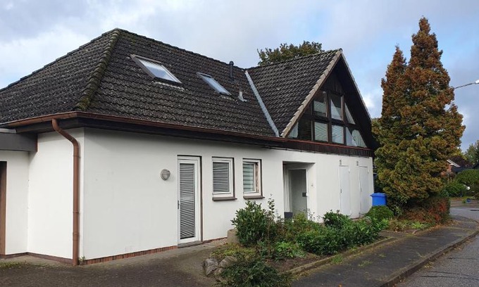 Itzstedt Apartment | Family-Friendly 3-Room Getaway with Top Guest Ratings
