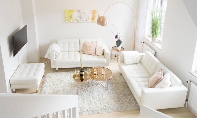 Holm Apartment | Central Maisonette with Ocean View & Pool Near the Harbor