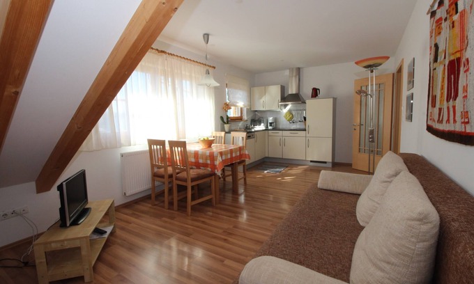 Brunico Apartment | Unforgettable Ocean View Stay at FW "stadtblick" Gutshaus