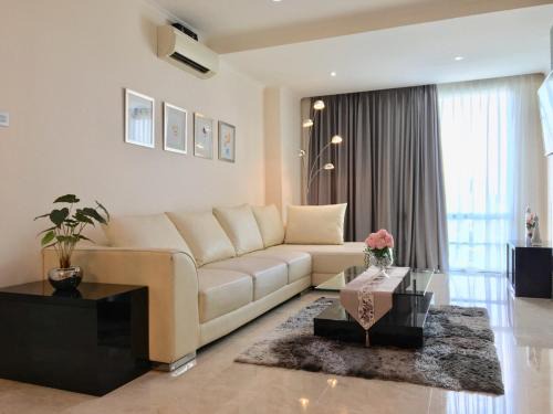 Senayan Apartment | Discover FX Residence 22: Family-Friendly Stay with Pool