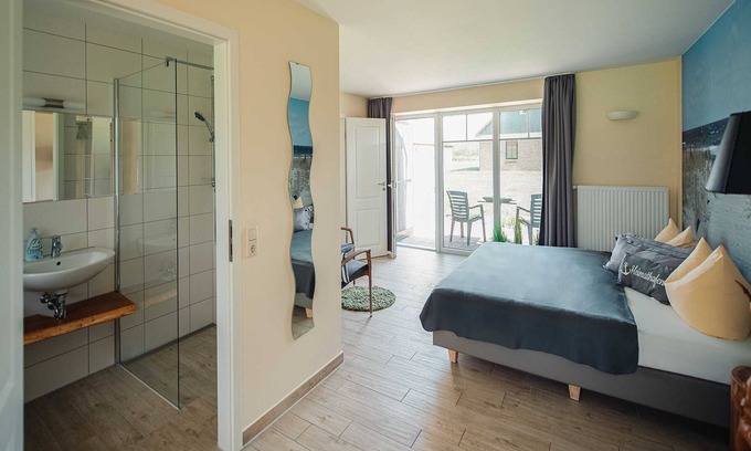 Alt Gaarz Apartment | FZ 9-11 / 2-room-rooms without kitchen (48m², 4 pers.) - Family- Ferienhof *** Ostseeland Rerik